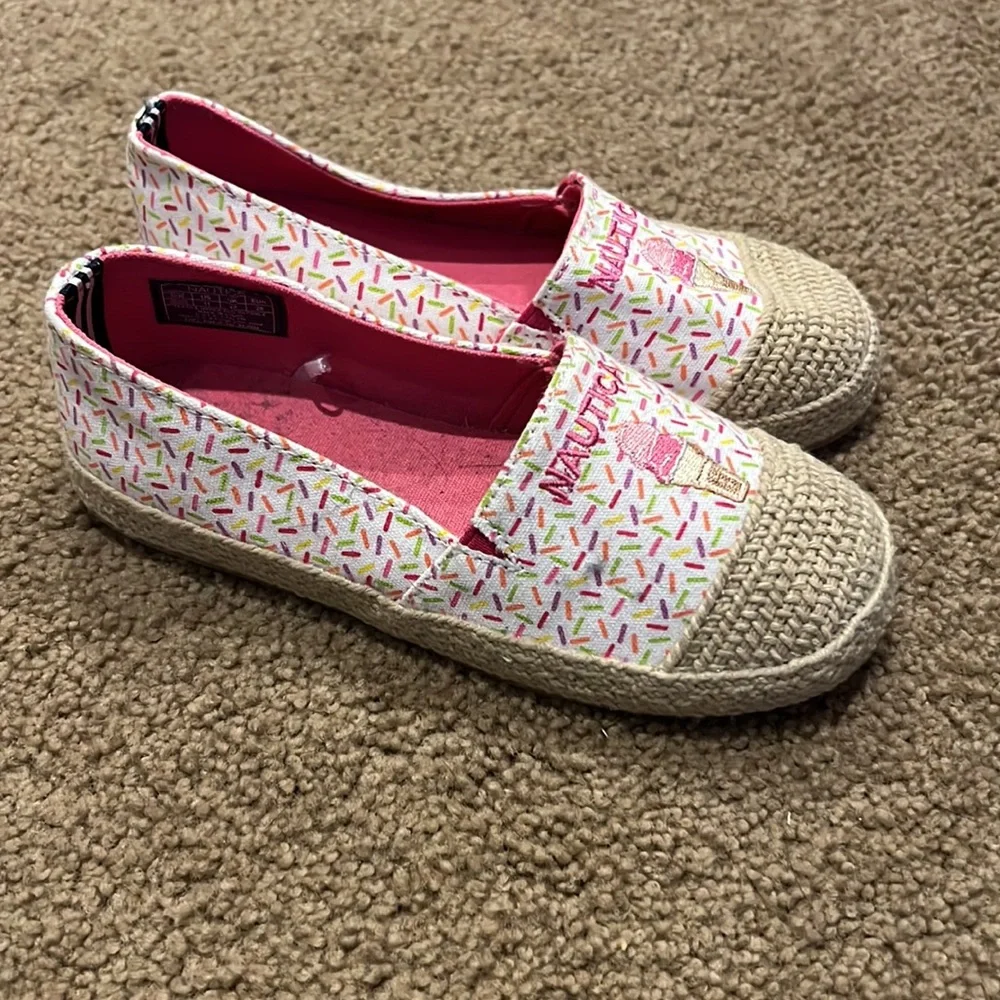 🌴 BUNDLE 5 FOR $25!  Nautica girls slip on shoes size 11